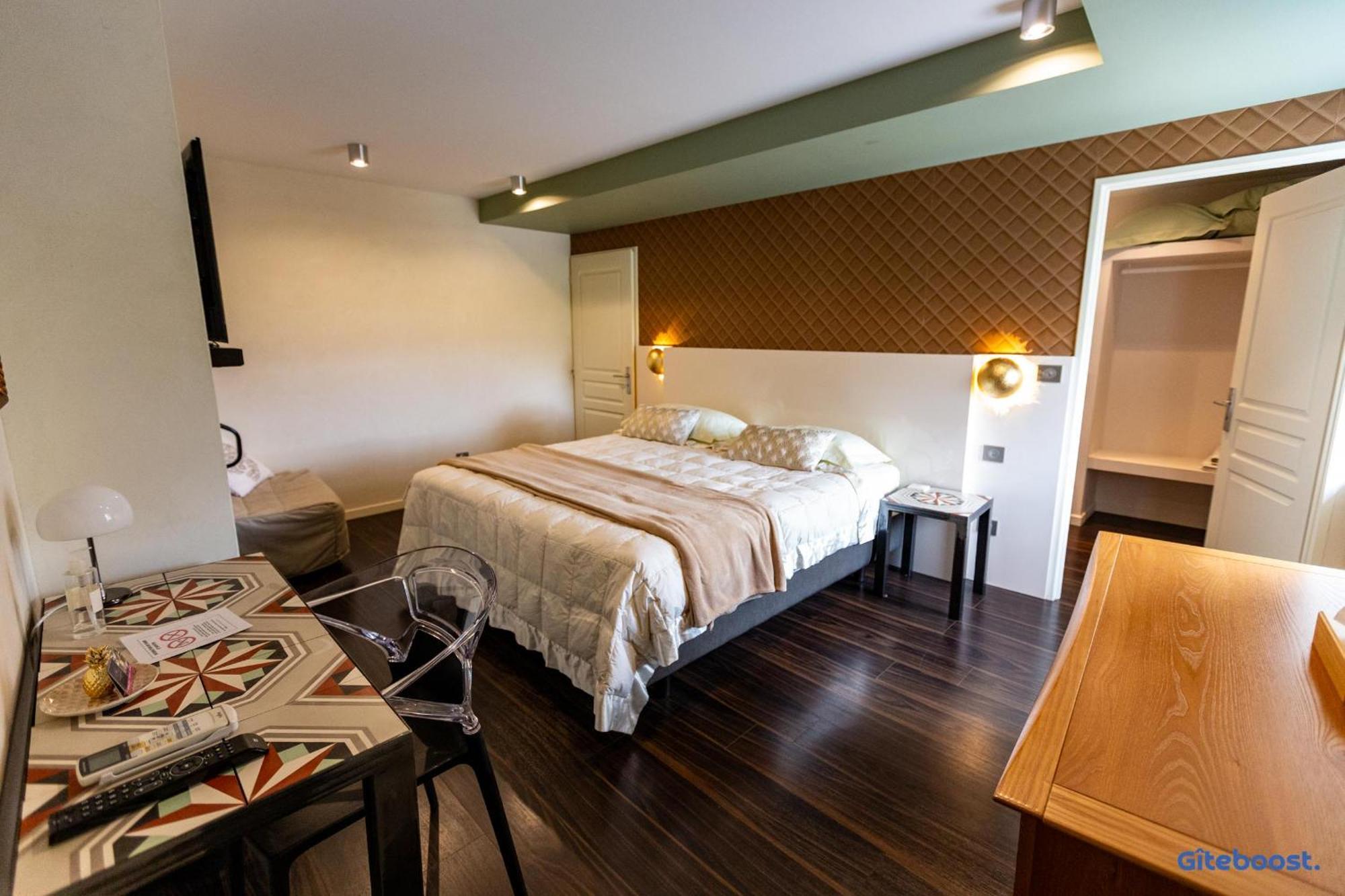 Hotel Le Val Des Sens Chatte Exterior foto