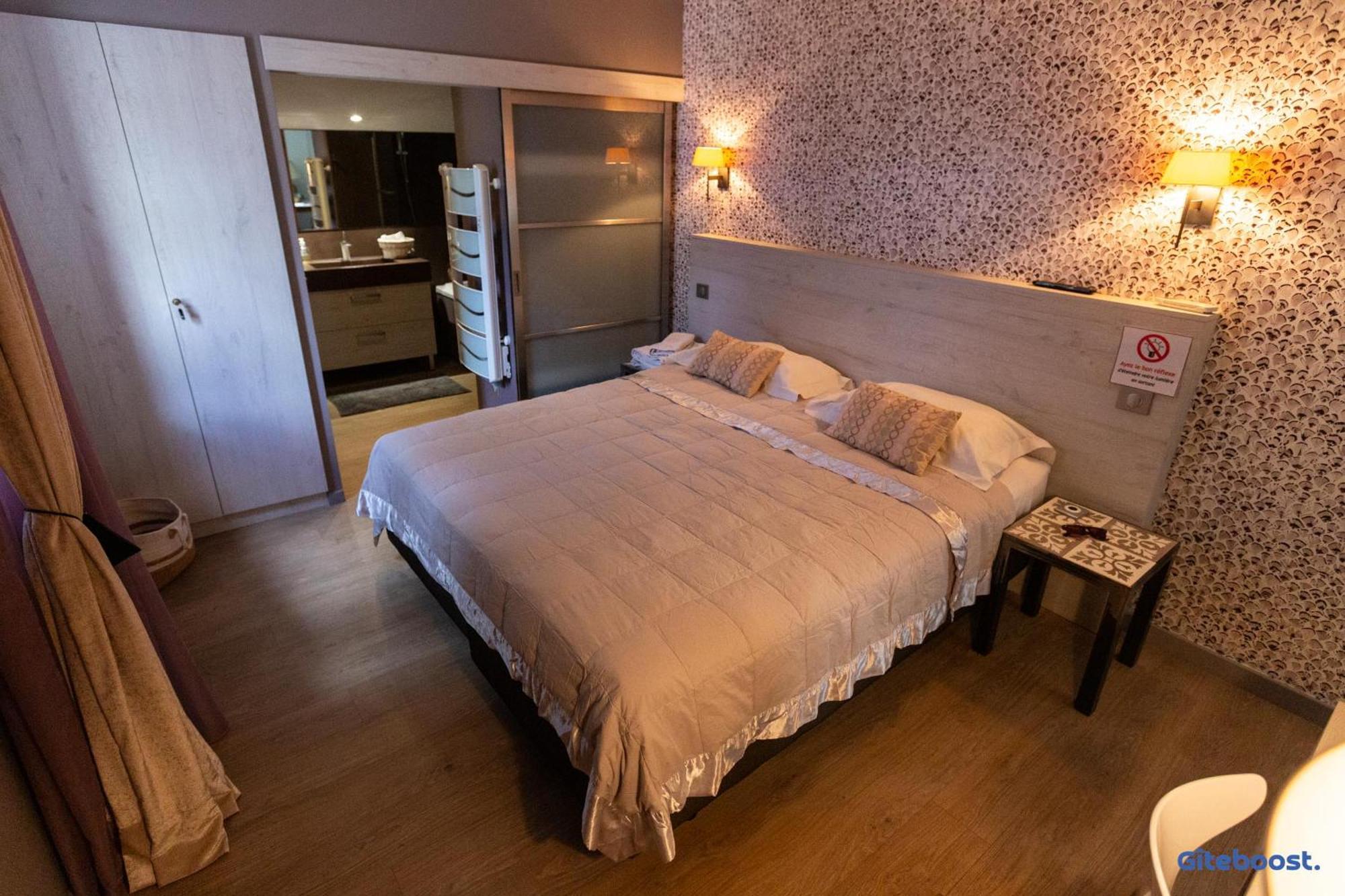 Hotel Le Val Des Sens Chatte Exterior foto